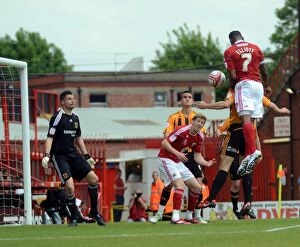 Images Dated 7th May 2011: Bristol City vs Hull City: 2010-11 Season Showdown