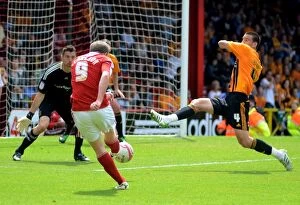 Images Dated 7th May 2011: Bristol City vs Hull City: A Football Rivalry - Season 10-11
