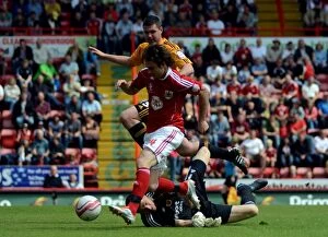 Images Dated 7th May 2011: Bristol City vs Hull City: Football Showdown - Season 10-11
