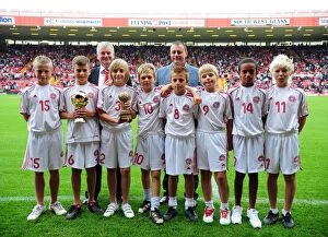 Images Dated 7th August 2010: Bristol City vs Millwall: A Football Showdown - Season 10-11
