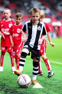 Images Dated 20th August 2016: Bristol City vs Newcastle United: Clash at Ashton Gate - Sky Bet Championship (2016)
