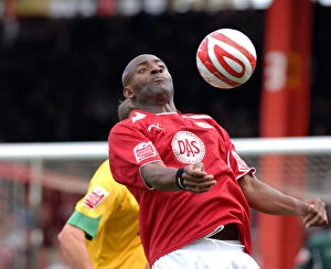 Images Dated 18th October 2008: Bristol City vs. Norwich City: A Football Rivalry - Season 08-09