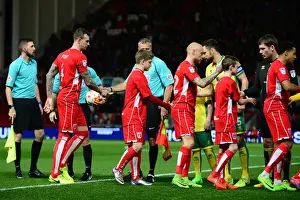 Bristol City vs. Norwich City: Mascots Pre-Match Handshake - Sky Bet Championship (07)