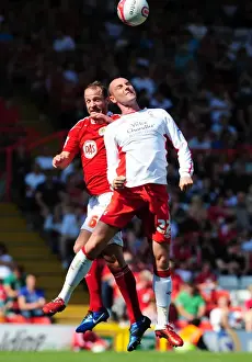 Bristol City vs. Nottingham Forest: 2010-11 Season Showdown - A Football Rivalry Unfolds