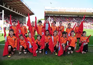 Bristol City vs. Nottingham Forest: 2010-11 Season Showdown - A Football Rivalry Unfolds