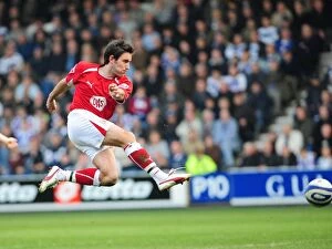 Images Dated 21st March 2009: Bristol City vs. QPR: A Football Rivalry - The Battle on the Field (Season 08-09)
