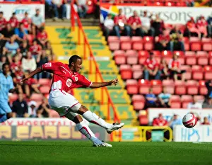 Bristol City V Scunthorpe Utd Prints: Bristol City vs Scunthorpe United: 09-10 Season Showdown