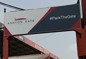 Bristol City vs Scunthorpe United: A Football Rivalry in Sky Bet League One at Ashton Gate