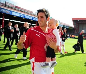 Images Dated 25th April 2009: Bristol City vs Sheffield Wednesday: Clash of the Championship Titans (Season 8-9)