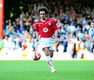 Images Dated 25th April 2009: Bristol City vs Sheffield Wednesday: Clash of the Championship Titans (08-09)