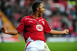Framed Print : Bristol City vs Sheffield Wednesday: A Thrilling Football Showdown (Season 09-10)