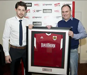 Framed Print : Bristol City vs Swindon Town: Clash in Sky Bet League One (March 15, 2014)