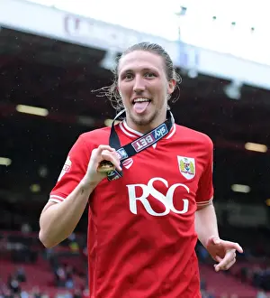 Bristol City vs Walsall: Luke Ayling in Action at Ashton Gate Stadium, May 3, 2015