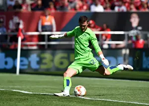 Bristol City V Wigan Athletic Prints: Bristol City vs Wigan Athletic: Richard O'Donnell in Action at Ashton Gate