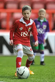 Bristol City vs Yeovil Town Rivalry: Thrilling Sky Bet League One Clash at Ashton Gate, December 2014