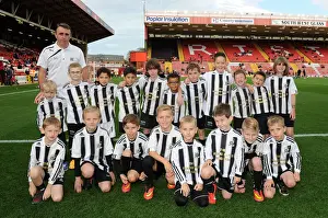Bristol City Welcomes Oldham Athletic: Guard of Honor at Ashton Gate, November 2014