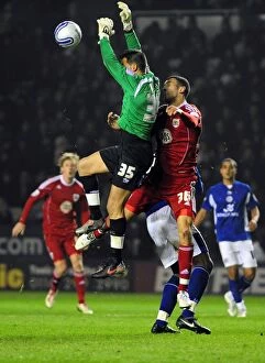 Leicester City v Bristol City Collection: Bristol City's Caulker Forces Ricardo Error in Leicester Championship Clash (18/02/2011)