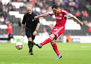 Framed Print : Bristol City's Greg Cunningham Goes for Glory: Milton Keynes Dons vs. Bristol City, Sky Bet League One (August 24, 2013) Framed Print : Bristol City's Greg Cunningham Goes for Glory: Milton Keynes Dons vs. Bristol City, Sky Bet League One (August 24, 2013)