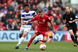 Images Dated 14th April 2017: Bristol City's Jamie Paterson Escapes Massimo Luongo's Tackle in Sky Bet Championship Clash