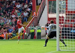 Framed Print : Bristol City's Joe Bryan Fires Over in Sky Bet League One Clash against Scunthorpe United Framed Print : Bristol City's Joe Bryan Fires Over in Sky Bet League One Clash against Scunthorpe United