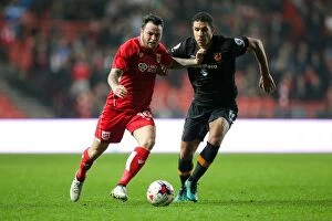 Images Dated 25th October 2016: Bristol City's Lee Tomlin Scores Dramatic Goal Past Hull City's Jake Livermore (25-10-2016)