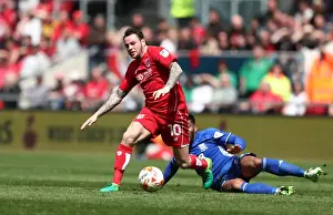 Bristol City's Lee Tomlin Slips Past Birmingham's Davis in Championship Clash