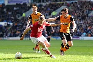 Framed Print : Bristol City's Luke Freeman Battles for Control Amidst Hull City Pressure (Sky Bet Championship, 02.04.2016)