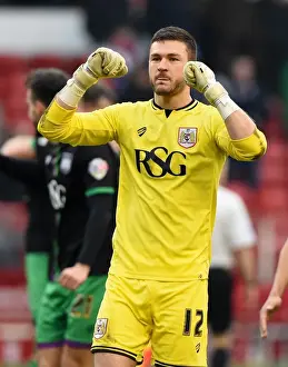 Framed Print : Bristol City's Richard O'Donnell in Action Against Nottingham Forest, 2016