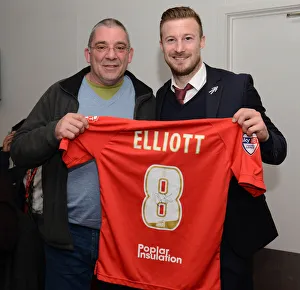 Bristol City V Barnsley Prints: Bristol City's Wade Elliott in Action Against Barnsley, March 2015