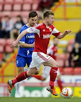 Bristol City's Wade Elliott Scores Dramatic Goal Against Gillingham in Sky Bet League One, March 2014