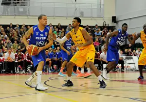 Bristol Flyers Doug McLaughlin-Williams Battles for Points against Sheffield Sharks