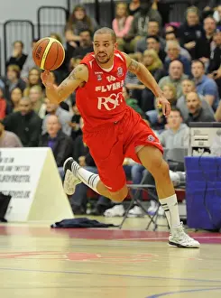 Bristol Flyers Doug McLaughlin-Williams bursts forward - Photo mandatory by-line