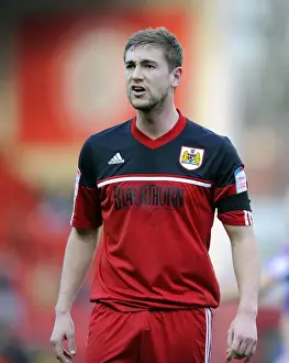 Framed Print : Championship Clash: Steven Davies in Action for Bristol City vs Ipswich Town at Ashton Gate, 2013