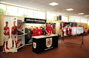 Championship Showdown: Bristol City vs. Hull City at Ashton Gate Stadium - May 7, 2011