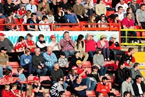 Images Dated 19th March 2011: Championship Showdown: Bristol City vs Burnley at Ashton Gate Stadium (11/03/2011)