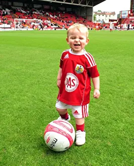 Championship Showdown: Bristol City vs Hull City at Ashton Gate Stadium (07/05/2011)