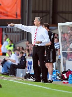 Scunthorpe Utd v Bristol City Collection: Championship Showdown: Keith Millen and Bristol City Face Scunthorpe United at Glanford Park