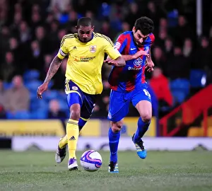 Championship Showdown: Marvin Elliott Outmuscles Mile Jedinak - Bristol City vs. Crystal Palace (15/10/2011)