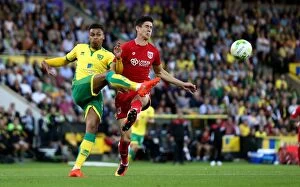 Images Dated 16th August 2016: Clash at Carrow Road: O'Dowda vs. Murphy