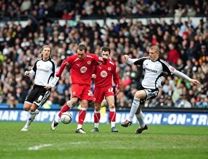 Images Dated 7th March 2009: The Clash of the Rams and Robins: Derby County vs. Bristol City - Season 08-09 Football Rivalry