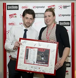 Framed Print : Clash in Sky Bet League One: Bristol City vs Swindon Town (March 15, 2014) - Football Rivalry at Ashton Gate Framed Print : Clash in Sky Bet League One: Bristol City vs Swindon Town (March 15, 2014) - Football Rivalry at Ashton Gate