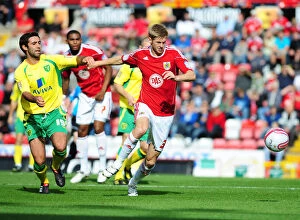 Images Dated 2nd October 2010: Clash of Titans: Bristol City vs. Norwich City (Season 10-11)