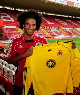 Framed Print : David James Joins Bristol City: English Goalkeeping Legend Signs for the Robins