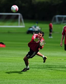 Images Dated 2nd August 2010: David James Joins Bristol City: First Training Session - Season 10-11 (New Signing)