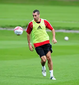 New Signing's Prints: David James Joins Bristol City: First Training Session - Season 10-11 (New Signing)
