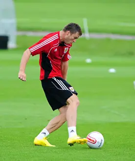 New Signing's Prints: David James Joins Bristol City: First Training Session - Season 10-11 (New Signing)