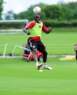 New Signing's Prints: David James Joins Bristol City: First Training Session - Season 10-11 (New Signing)