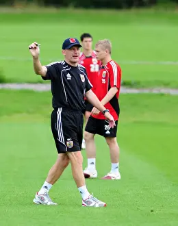 New Signing's Prints: David James Joins Bristol City: First Training Session - Season 10-11 (New Signing)