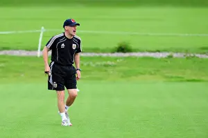 New Signing's Prints: David James Joins Bristol City: First Training Session - Season 10-11 (New Signing)