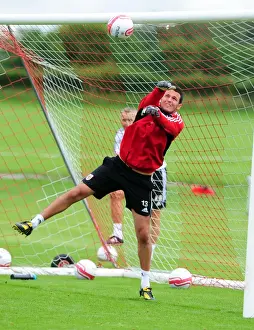 New Signing's Prints: David James Joins Bristol City: First Training Session - Season 10-11 (New Signing)